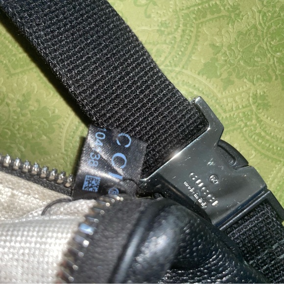Gucci Black Embossed Leather Belt Bag - Picture 11 of 11